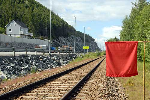 E6 og jernbanen stengt i Lsberga
