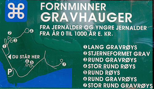 Gravhauger - skilt [ved Hoøya]