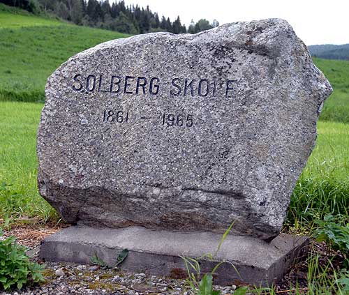 Solberg skole - minnestein