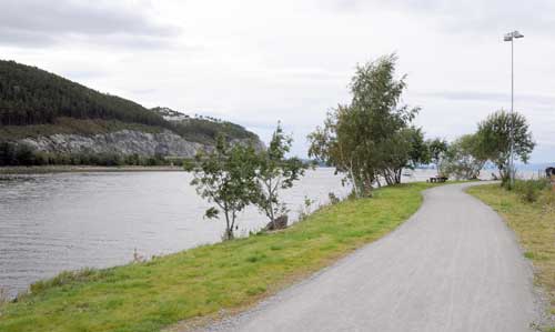 Sørsiapromenaden - langs Steinkjerfjorden