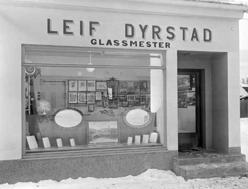 Glassmester Leif Dyrstads butikk