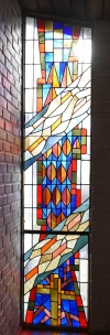 Glassmaleri Steinkjer kirkes dåpssakresti