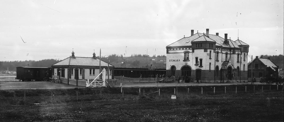 Steinkjer jernbanestasjon - 3 bygninger