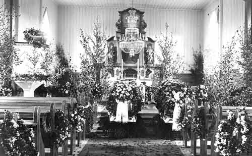 Einar og Ragnfrid Solstads begravelse