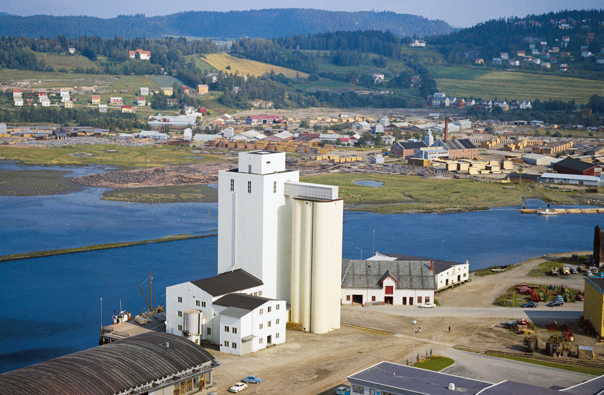 Kornsiloen og  Nordsileiret i 1964