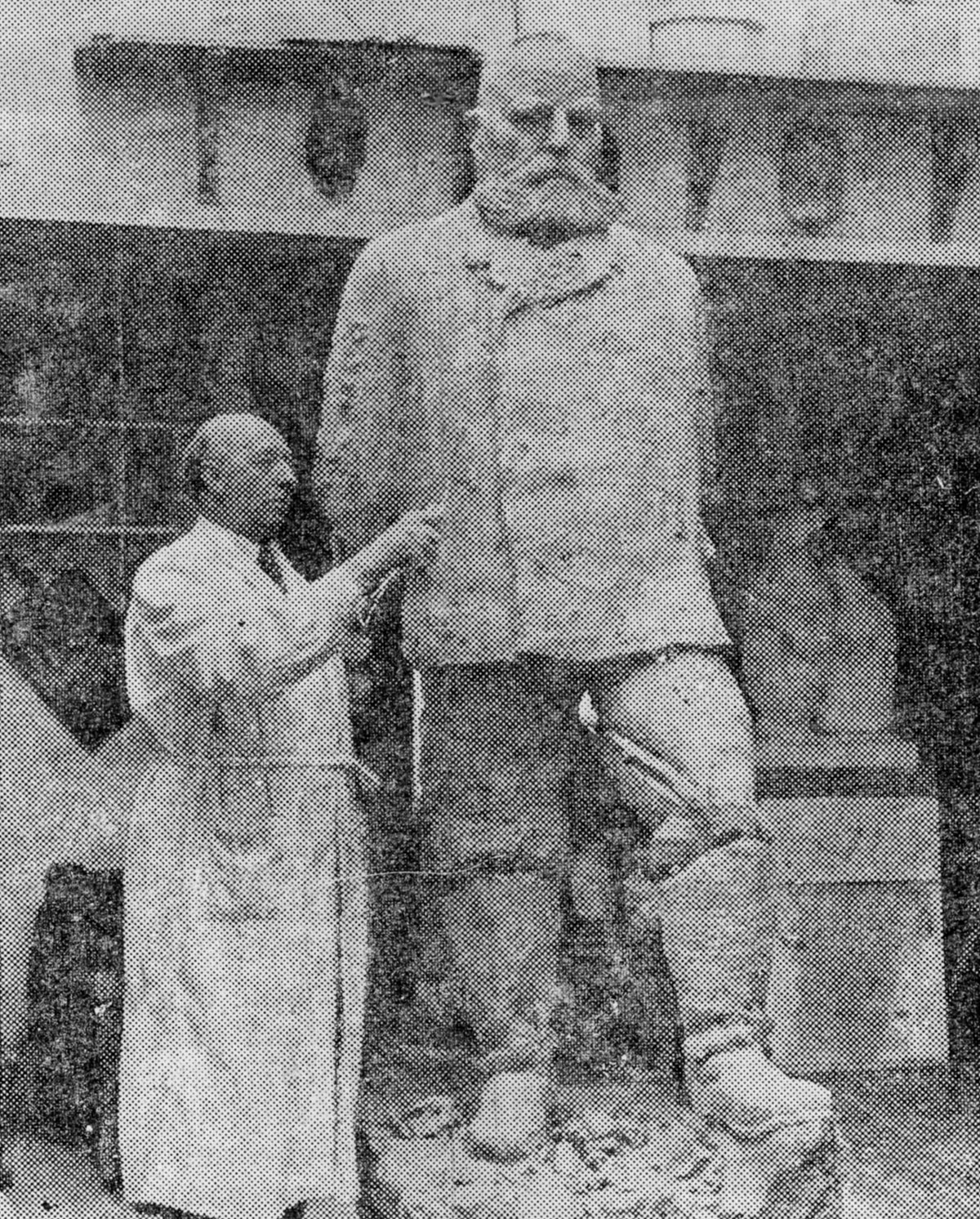 1956: Sverdrup-statuen under arbeid