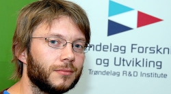 DISPUTERER: Espen Carlsson forsvarer sin doktoravhandling den 12. september 2008. 